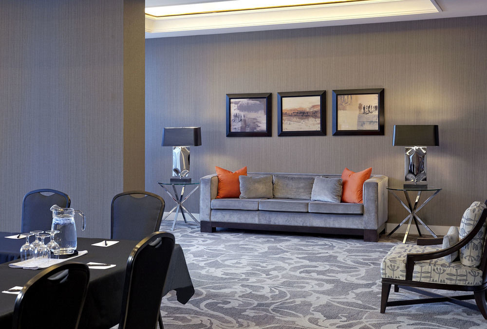 Cambridge Suites تورونتو المظهر الخارجي الصورة