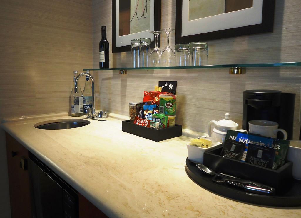 Cambridge Suites تورونتو المظهر الخارجي الصورة